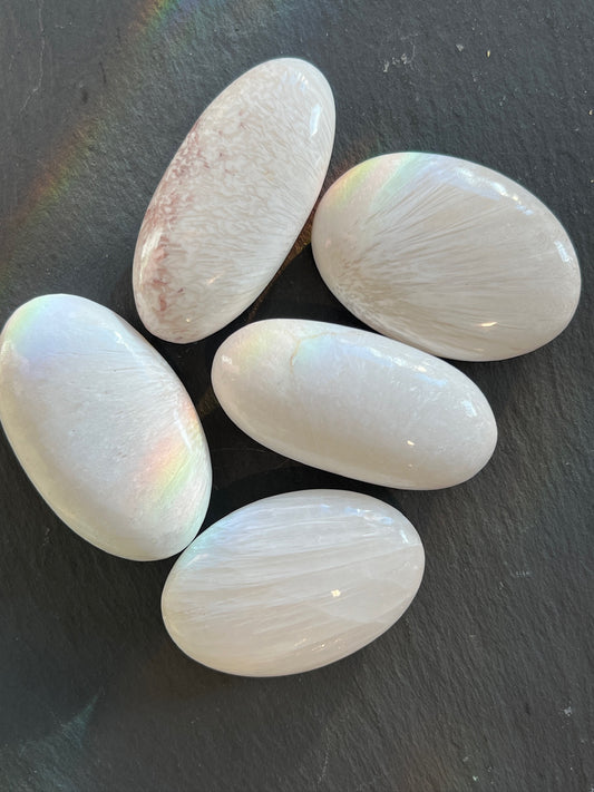 Scolecite Palm Stones