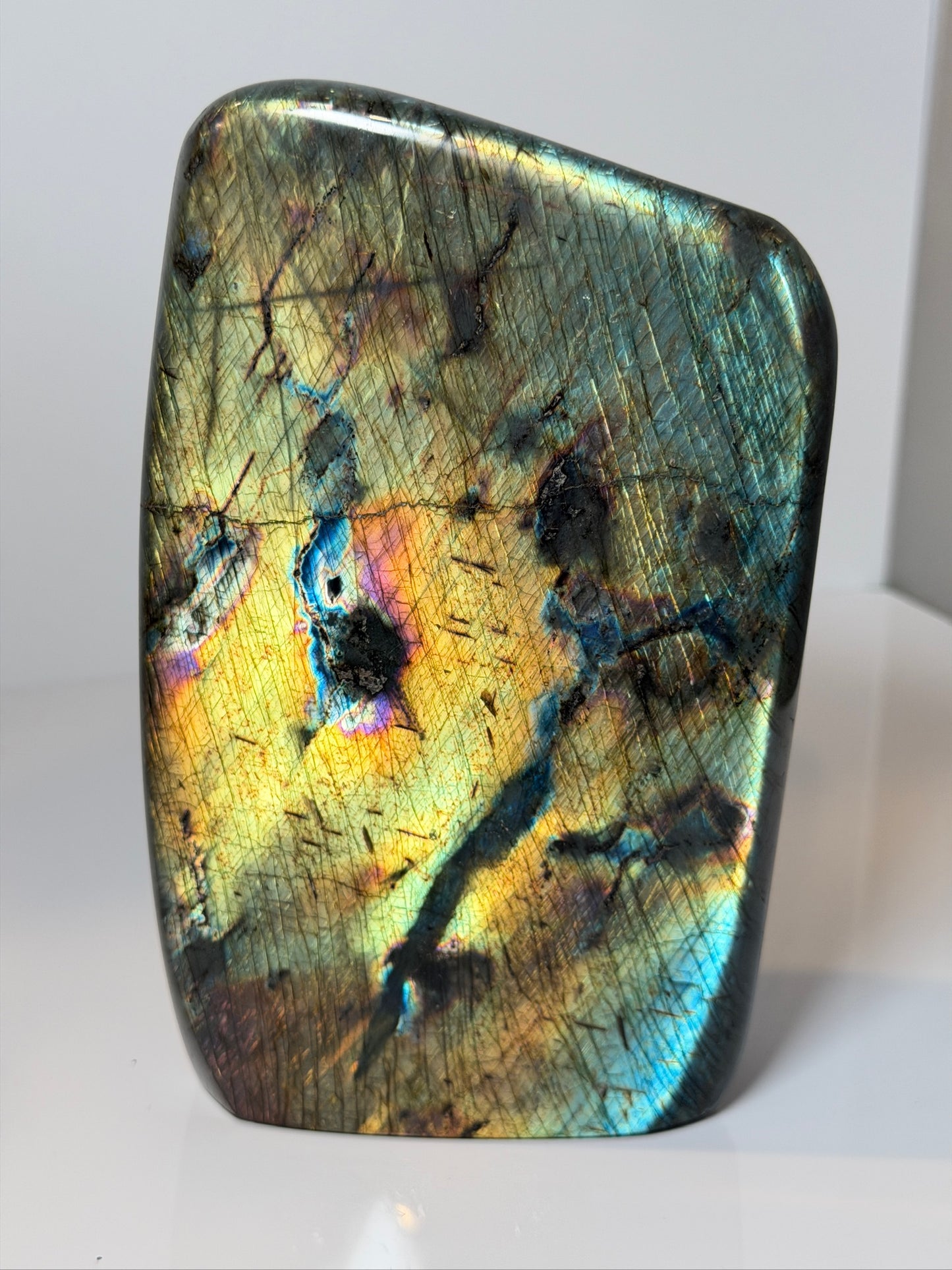 Spectrolite (Finnish Labradorite)