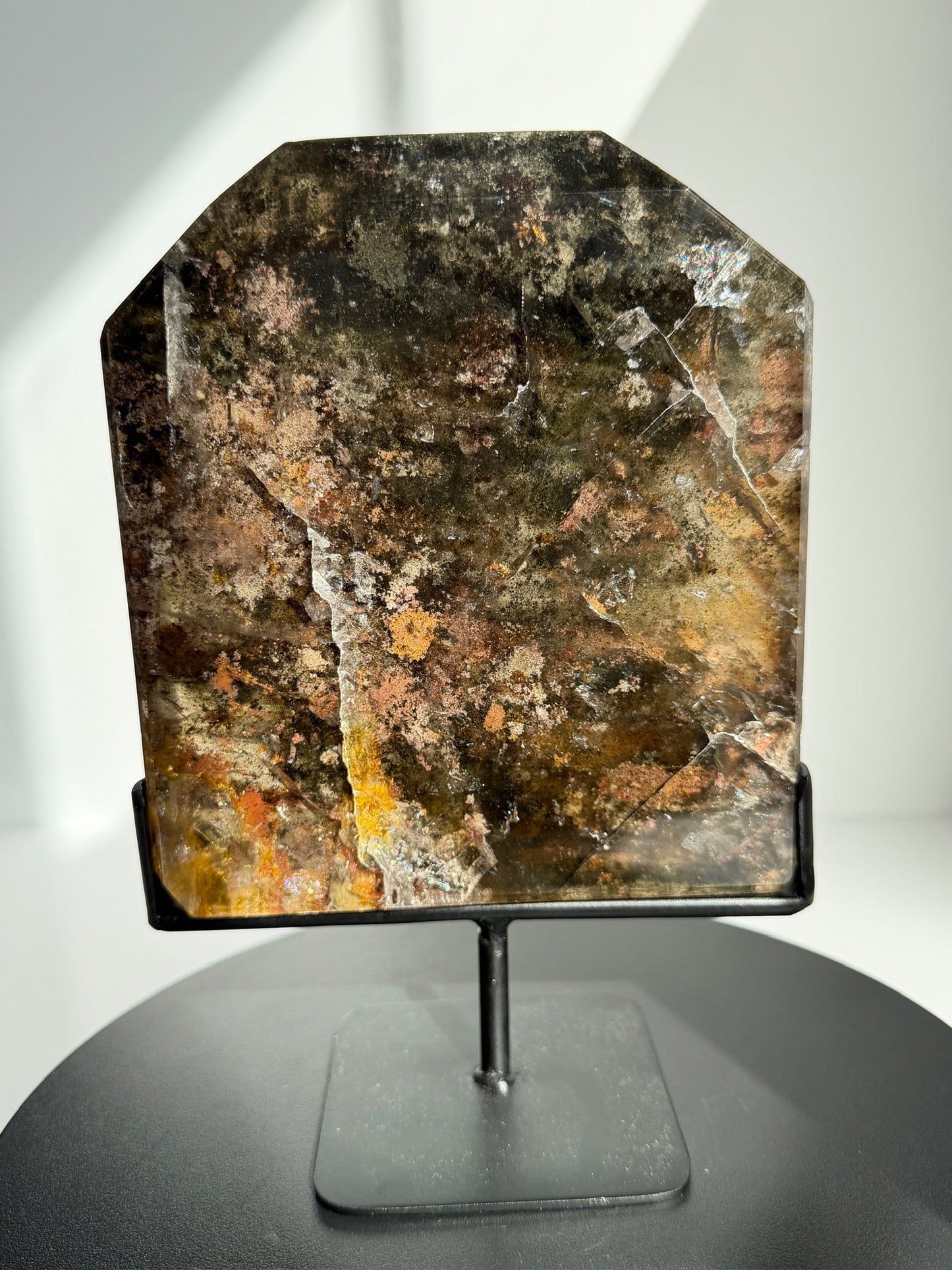 Large Garden Quartz Slab on Stand
