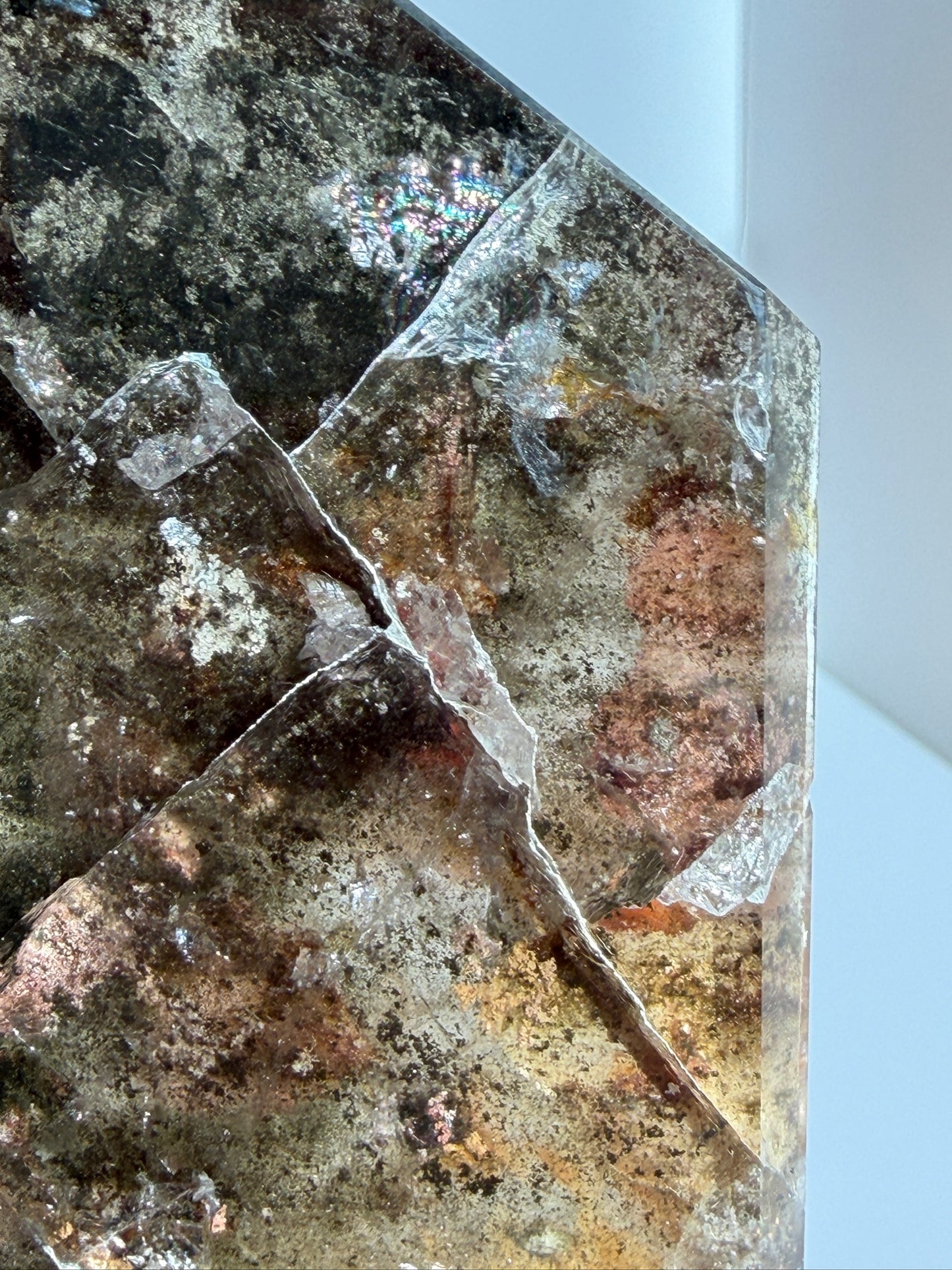 Large Garden Quartz Slab on Stand