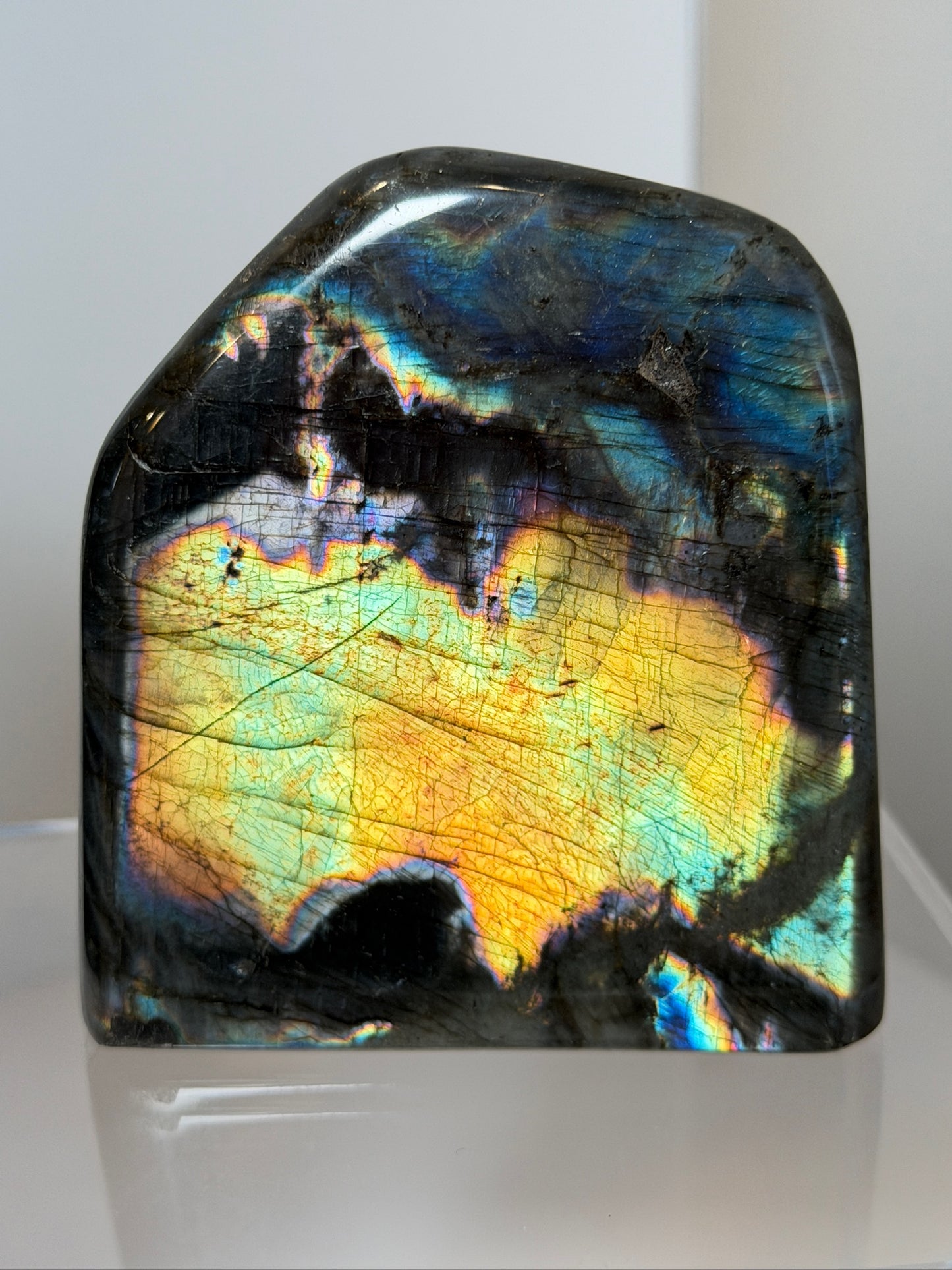 Spectrolite (Finnish Labradorite)