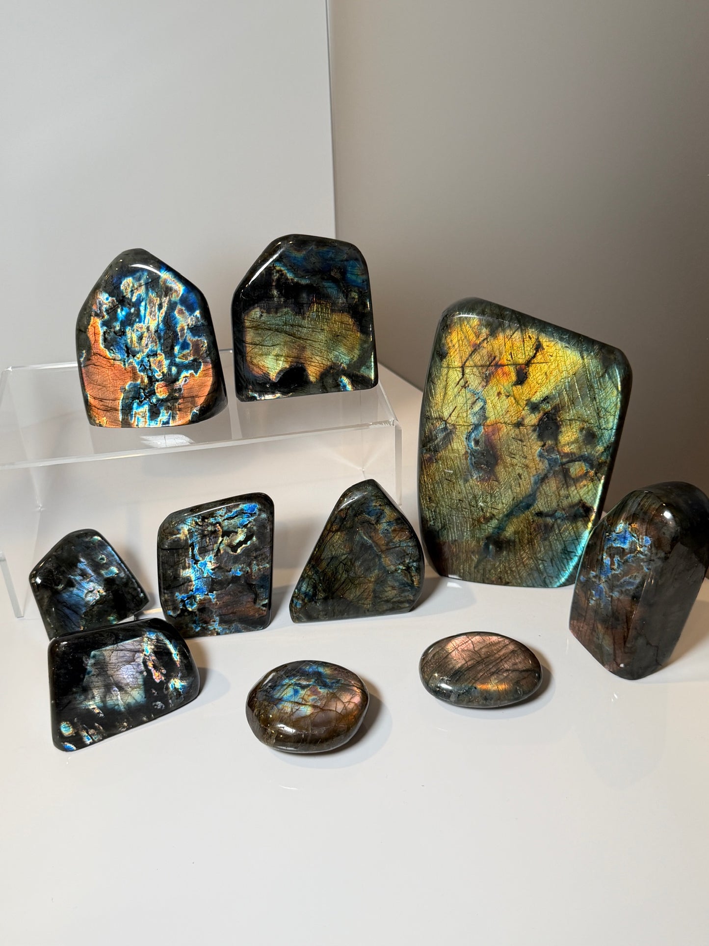 Spectrolite (Finnish Labradorite)