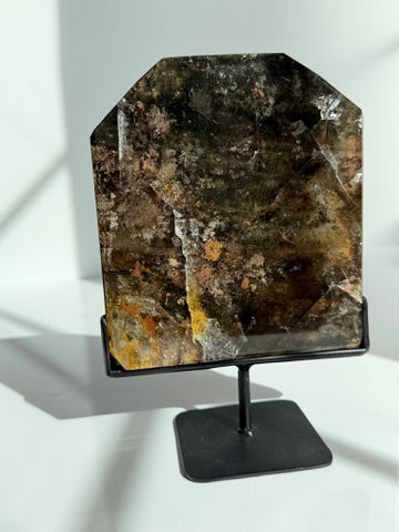 Large Garden Quartz Slab on Stand